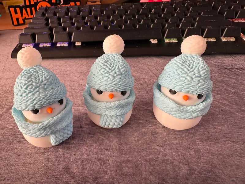 Articulated Snowman Fidget Clicker | Poseable Christmas Desk Decor | Cute 3D Print Xmas Buddy & Stocking Stuffer | Stress Relief Gift