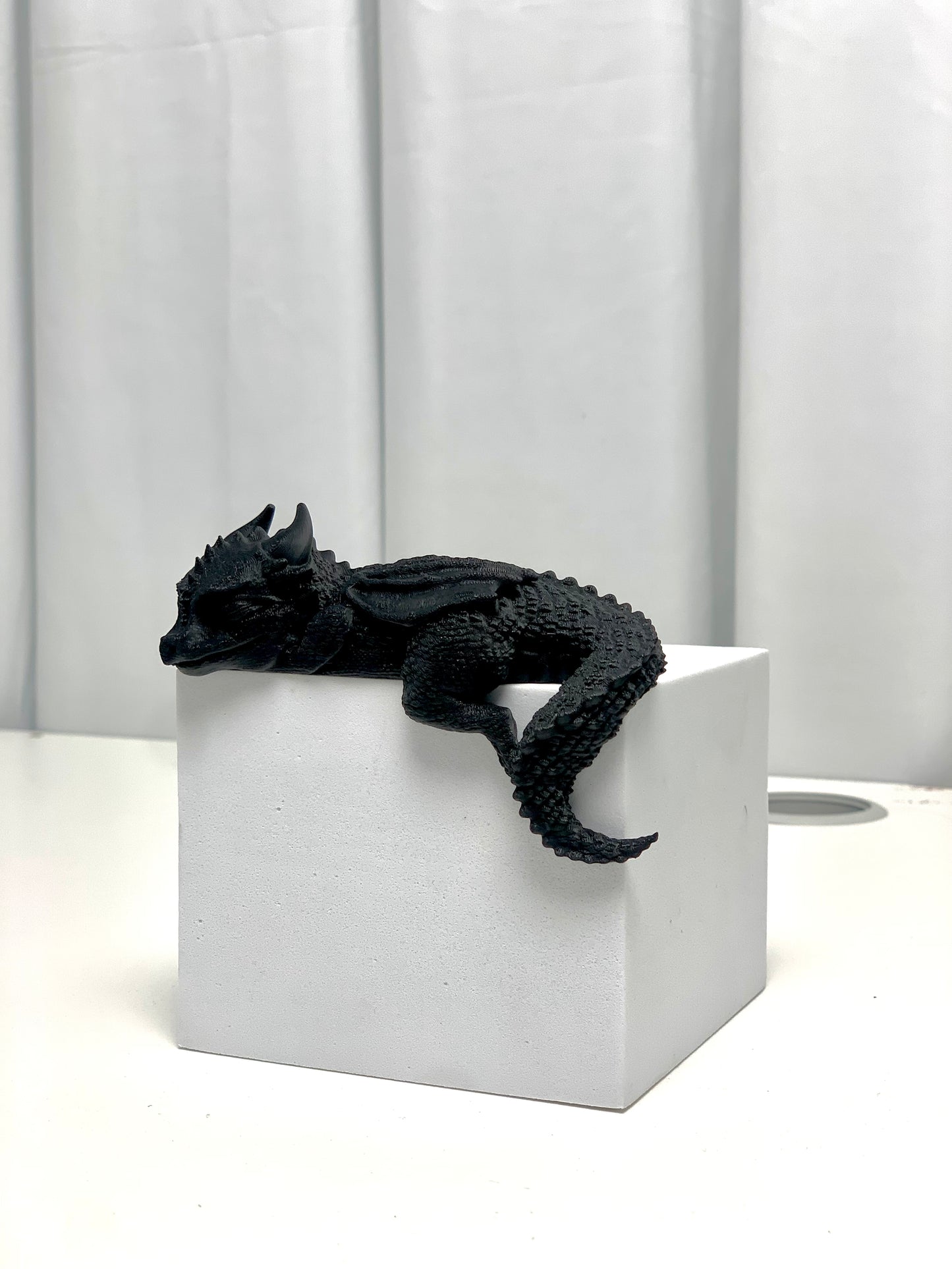 Sleep Dragon – Satisfying Dragon Fidget Toy – Stress Relief Desk Toy Gift