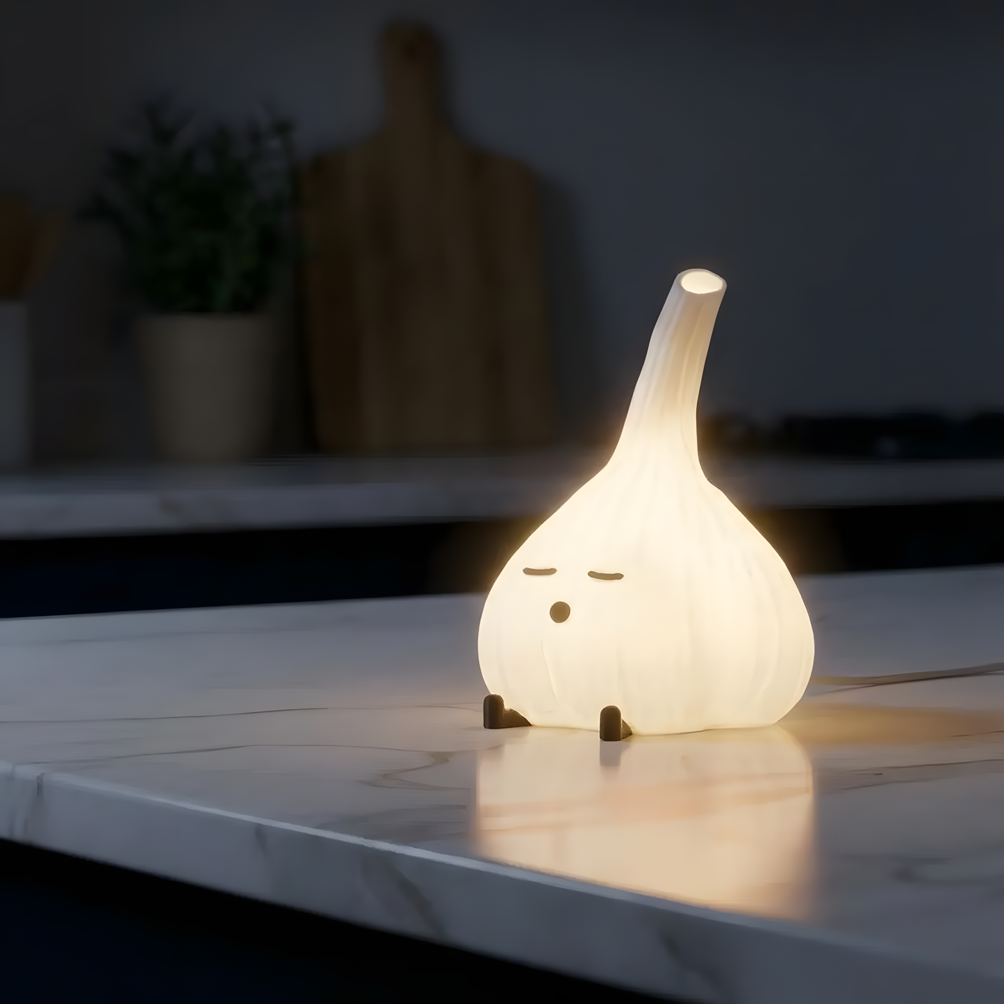 Cute Garlic Night Light | Kawaii Kitchen Decor Lamp | Funny Foodie Gift | Vampire Repellent Desk Buddy | USB Powered Vegetable Mood Lighting