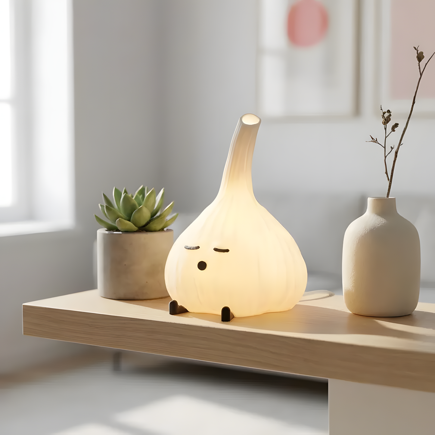 Cute Garlic Night Light | Kawaii Kitchen Decor Lamp | Funny Foodie Gift | Vampire Repellent Desk Buddy | USB Powered Vegetable Mood Lighting