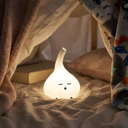 Cute Garlic Night Light | Kawaii Kitchen Decor Lamp | Funny Foodie Gift | Vampire Repellent Desk Buddy | USB Powered Vegetable Mood Lighting